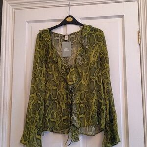 Elegant Green Snake Print Blouse